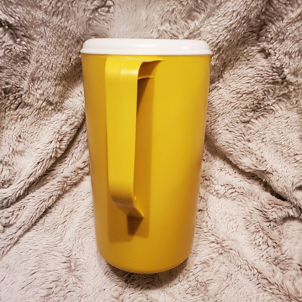 70s Vintage Rubbermaid 2440 Classic 2 1/4 Quart Harvest Gold Pitcher w/White Lid - Picture 2 of 7